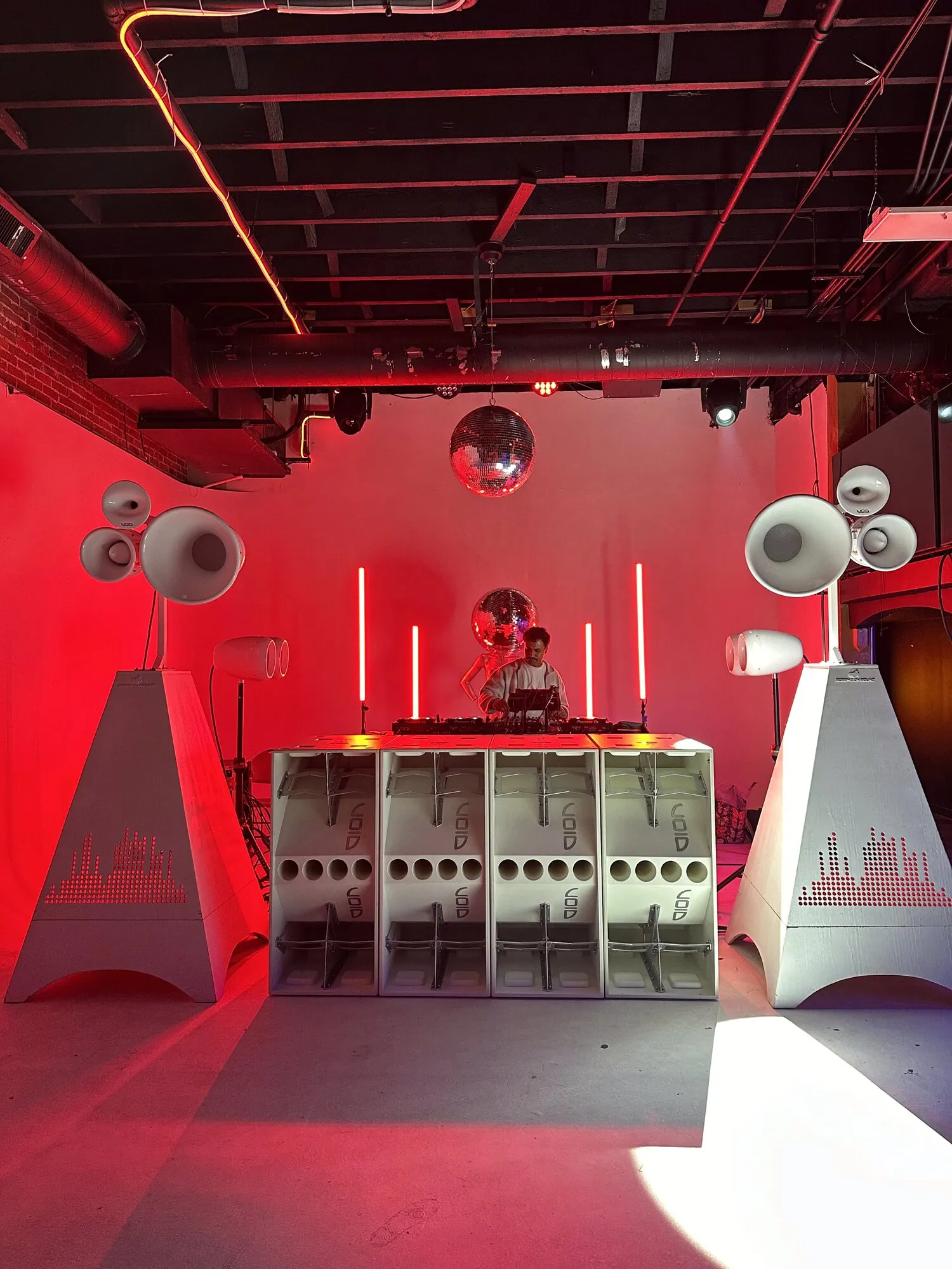 White Void stack in the red room before doors